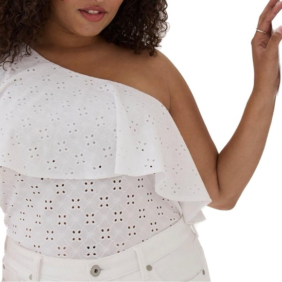 TORRID 6X/30 White One Shoulder Ruffle Top Eyelet Jersey (P17.9) - Picture 2 of 6